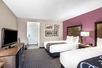Room 32 of 45