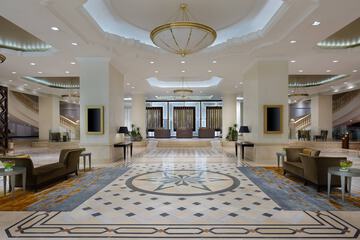 Lobby lounge