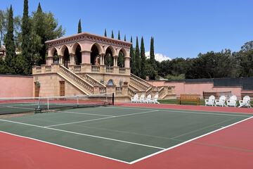 Tennis court