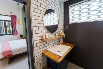 Bathroom sink