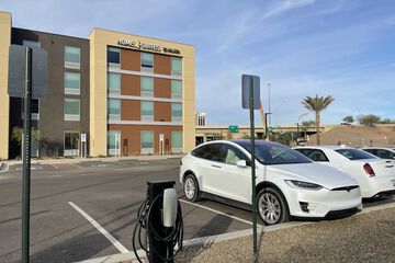 Electric vehicle charging station