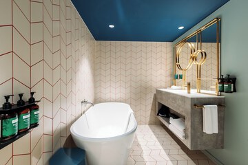 Deep soaking bathtub
