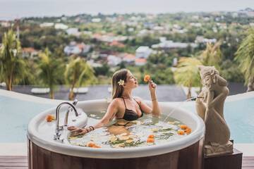 Outdoor spa tub