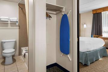 Room 15 of 34