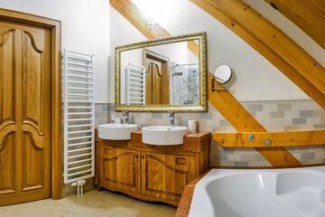 Bathroom amenities