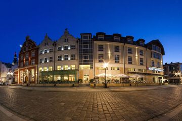Front of property - evening/night