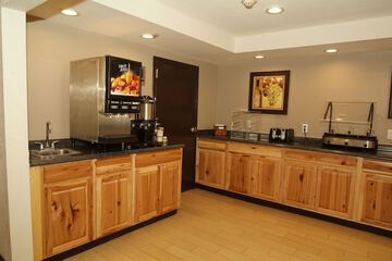 Breakfast/Coffee Service 21 of 32