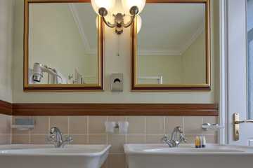 Bathroom sink