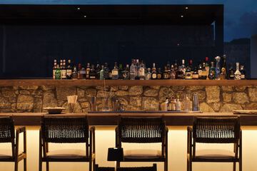 Poolside bar