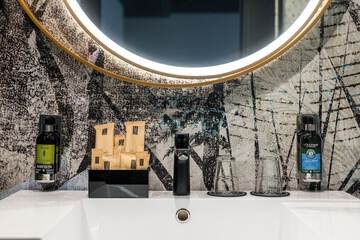 Bathroom amenities