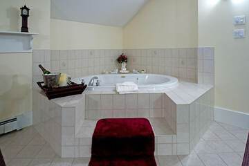 Jetted tub