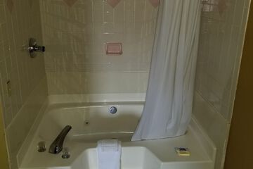 Jetted tub