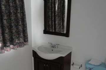 Bathroom sink