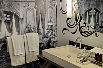 Bathroom sink