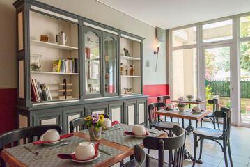 Breakfast area