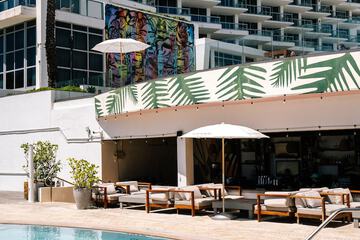 Poolside bar