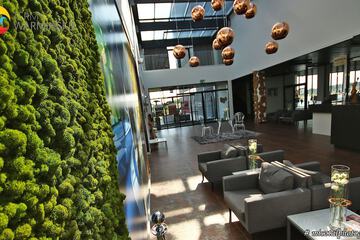 Lobby lounge