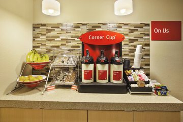 Breakfast/Coffee Service 25 of 30