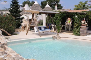 Pool waterfall