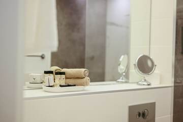 Bathroom amenities