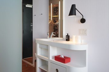 Room 19 of 33