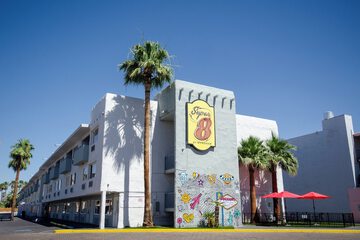 Super 8 by Wyndham Las Vegas North Strip / Fremont St. Area