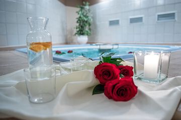 Indoor spa tub