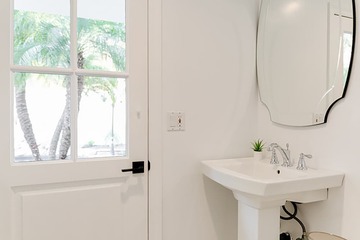 Bathroom sink