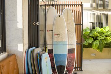 Surfing/boogie boarding