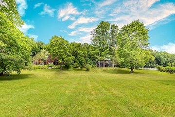 Hotel Exterior 130 of 132