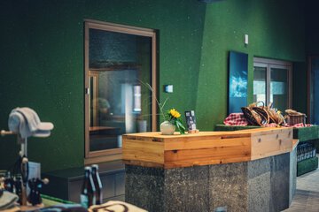 Check-in/check-out kiosk