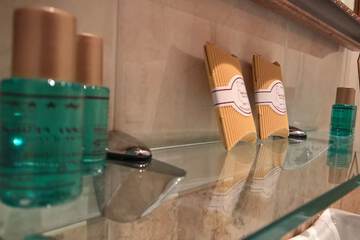 Room amenity