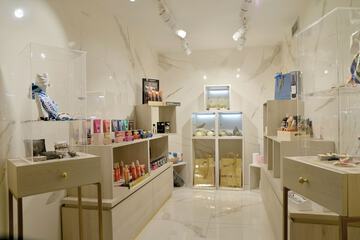 Hair salon