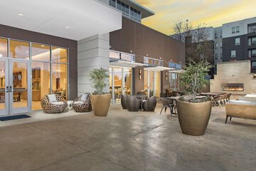 Hotel Exterior 32 of 32