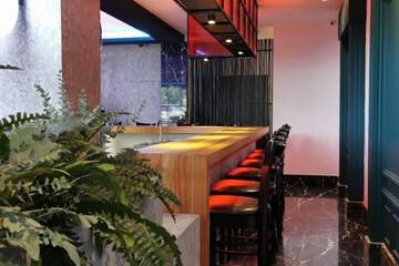 Lobby lounge