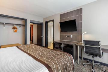 Clarion Inn