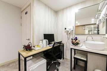 Room amenity