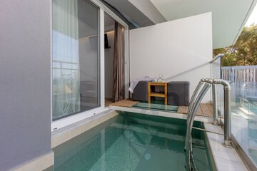 Private pool
