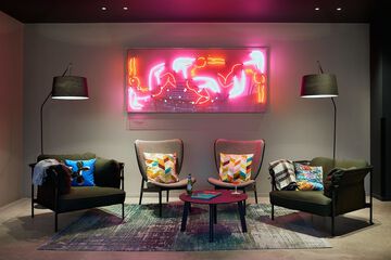 Lobby lounge