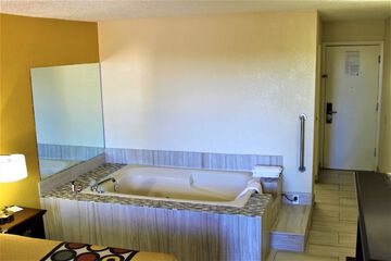 Private spa tub