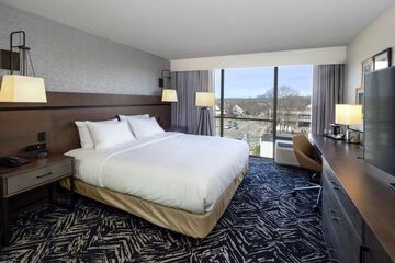 DoubleTree by Hilton Jamestown