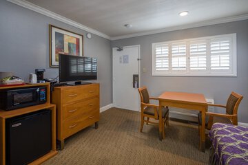 Room 27 of 50