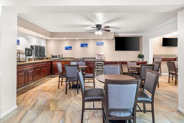 Breakfast/Coffee Service 30 of 33