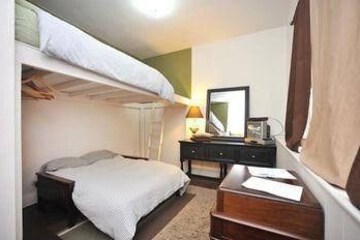  Greenpoint Lodge 13