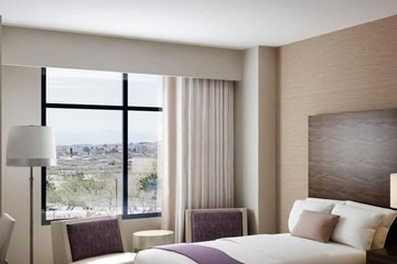Room 10 of 17