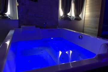 Jetted Tub