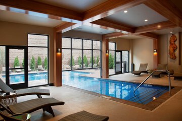 Indoor/outdoor pool