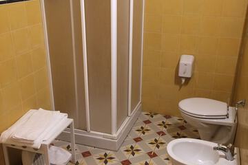 Bathroom shower
