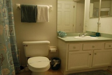 Bathroom amenities