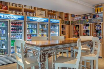 Breakfast/Coffee Service 44 of 90